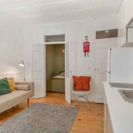 Charming Flat In The Heart Of Bairro Alto