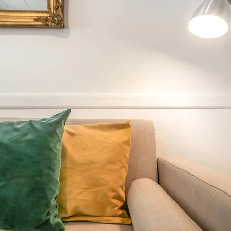 Charming Flat In The Heart Of Bairro Alto * Lisbona