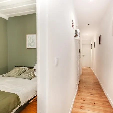 Charming Flat In The Heart Of Bairro Alto *