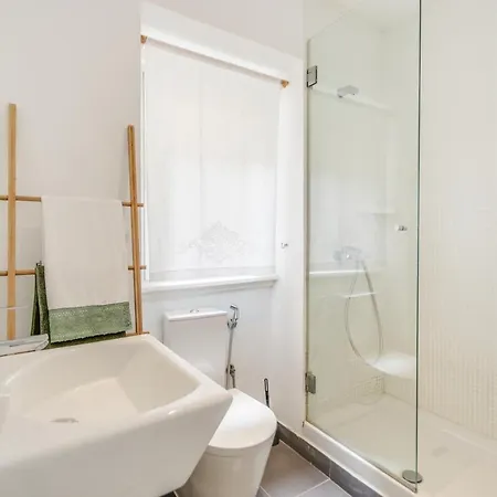 Charming Flat In The Heart Of Bairro Alto Appartamento *