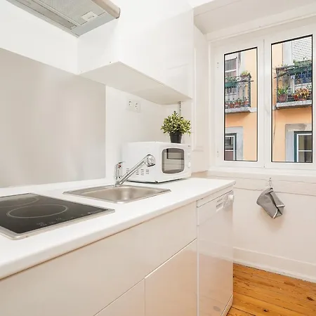 Charming Flat In The Heart Of Bairro Alto Lisbona